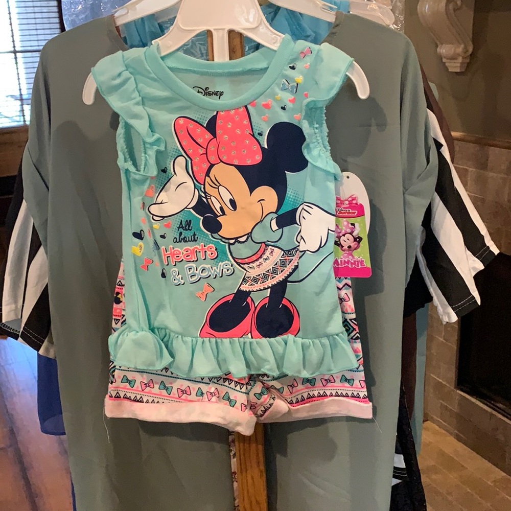 Mini mouse shirt/short combo